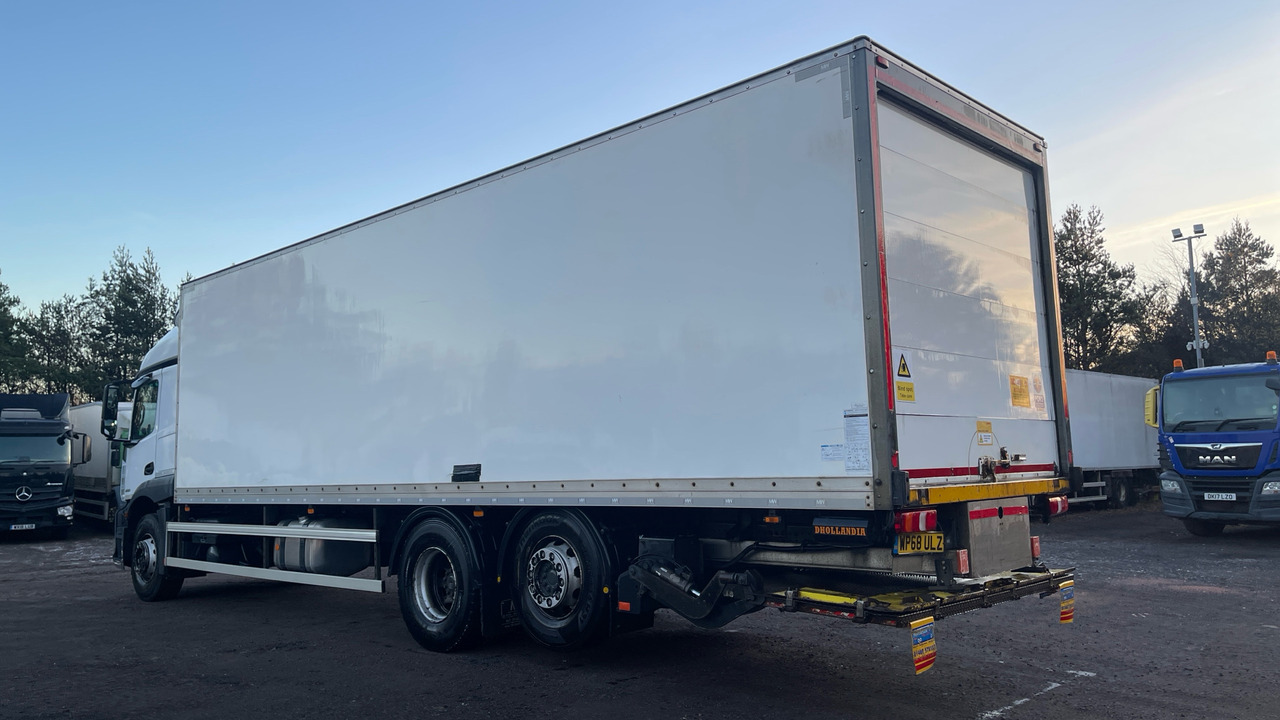 MERCEDES-BENZ ACTROS 2530 - Грузовик с закрытым кузовом: фото 3 MERCEDES-BENZ ACTROS 2530 - Грузовик с закрытым кузовом: фото 3