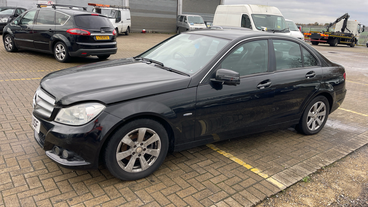 MERCEDES-BENZ C200 - Седан: фото 2 MERCEDES-BENZ C200 - Седан: фото 2