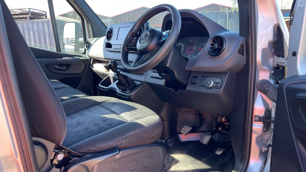 MERCEDES-BENZ SPRINTER 316 CDI - Малотоннажный бортовой грузовик: фото 5 MERCEDES-BENZ SPRINTER 316 CDI - Малотоннажный бортовой грузовик: фото 5