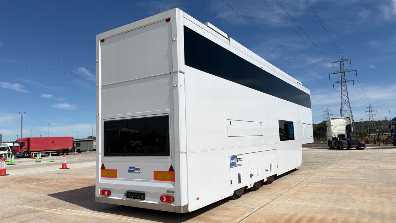 HOPKINS MOTOR SPORT / GRAY & ADAMS RACE / HOSPITALITY TRAILER 3 LEVELS INCL. ROOF TERRACE / MARQUEE - Прицеп: фото 4 HOPKINS MOTOR SPORT / GRAY & ADAMS RACE / HOSPITALITY TRAILER 3 LEVELS INCL. ROOF TERRACE / MARQUEE - Прицеп: фото 4