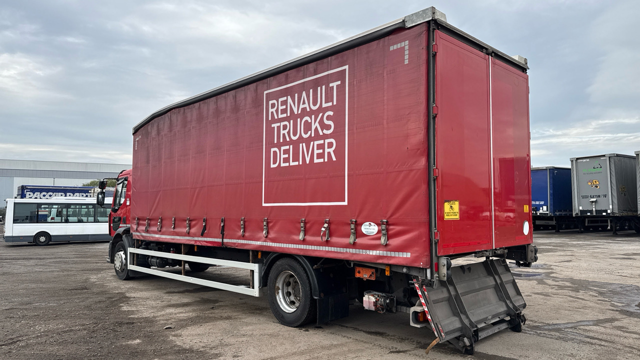 RENAULT D 18 - Тентованный грузовик: фото 3 RENAULT D 18 - Тентованный грузовик: фото 3
