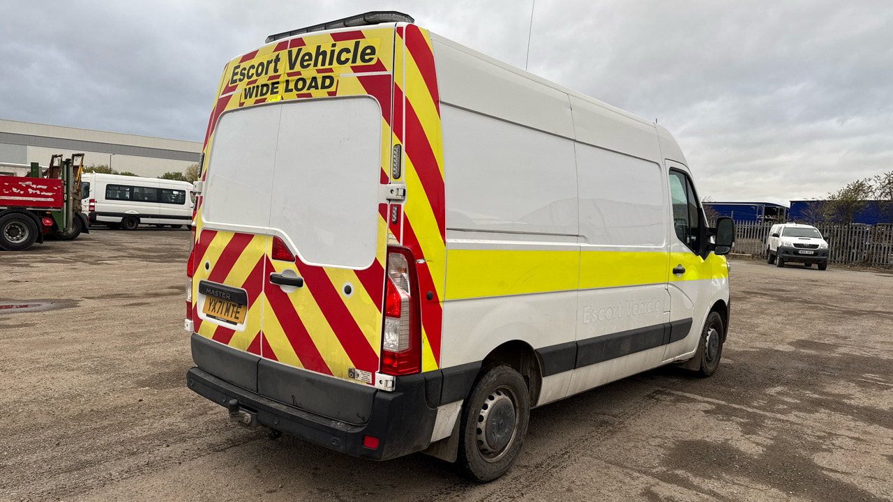 RENAULT MASTER 35 2.3 - Цельнометаллический фургон: фото 4 RENAULT MASTER 35 2.3 - Цельнометаллический фургон: фото 4