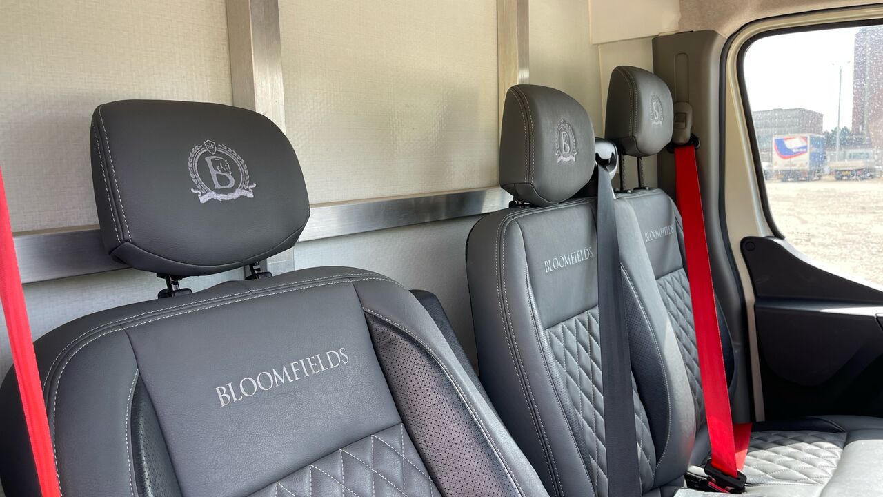 Коневоз Renault Master Bloomfields Raceline 2.3DCI 145PS: фото 8 Коневоз Renault Master Bloomfields Raceline 2.3DCI 145PS: фото 8