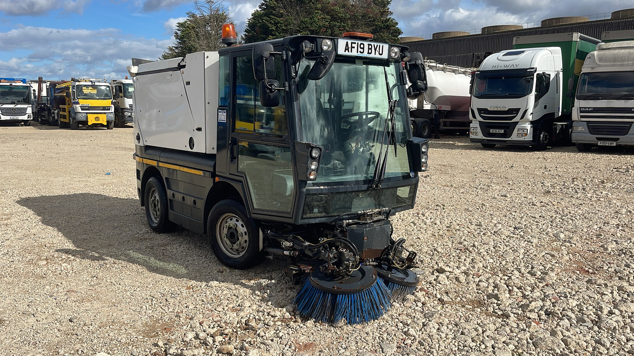 SCHMIDT COMPACT 200 - Подметально-уборочная машина: фото 1 SCHMIDT COMPACT 200 - Подметально-уборочная машина: фото 1