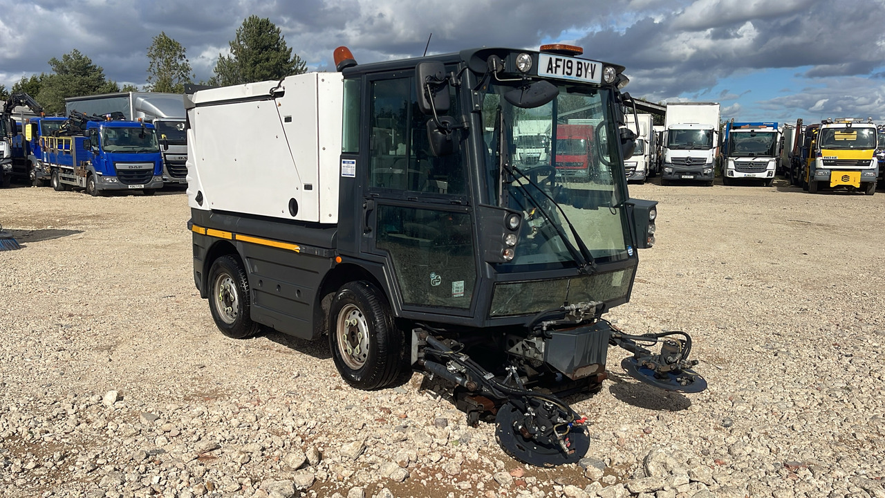 SCHMIDT COMPACT 200 - Подметально-уборочная машина: фото 1 SCHMIDT COMPACT 200 - Подметально-уборочная машина: фото 1