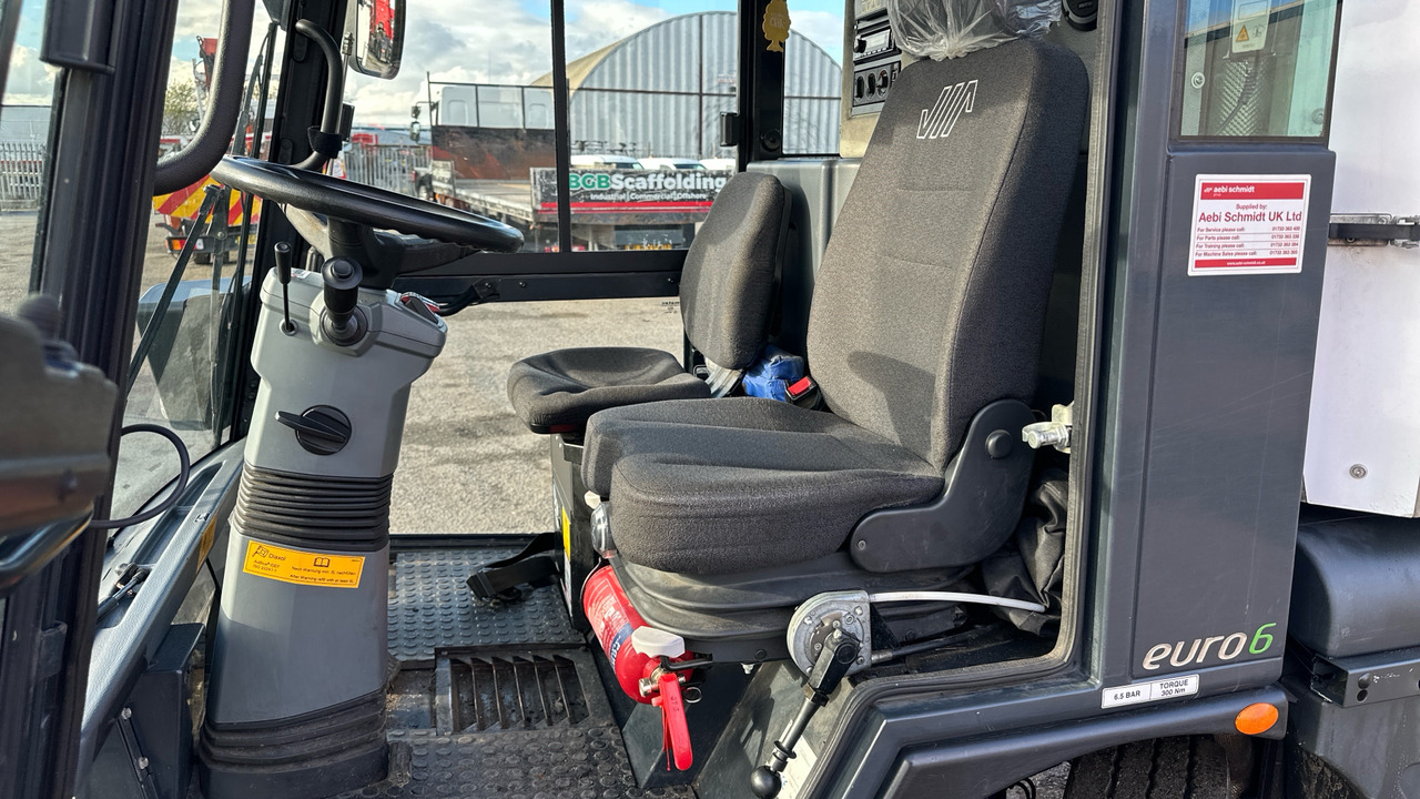 SCHMIDT SWINGO 200 - Подметально-уборочная машина: фото 5 SCHMIDT SWINGO 200 - Подметально-уборочная машина: фото 5