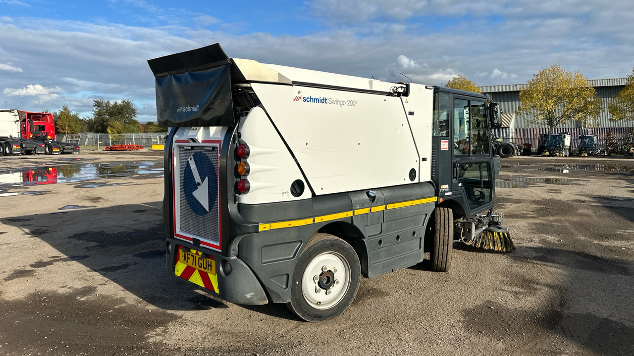 SCHMIDT SWINGO 200 - Подметально-уборочная машина: фото 4 SCHMIDT SWINGO 200 - Подметально-уборочная машина: фото 4