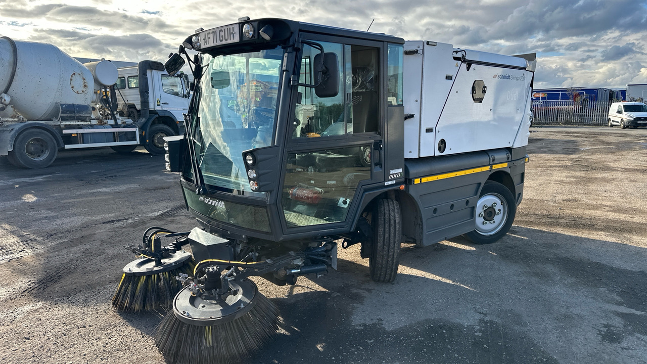 SCHMIDT SWINGO 200 - Подметально-уборочная машина: фото 2 SCHMIDT SWINGO 200 - Подметально-уборочная машина: фото 2