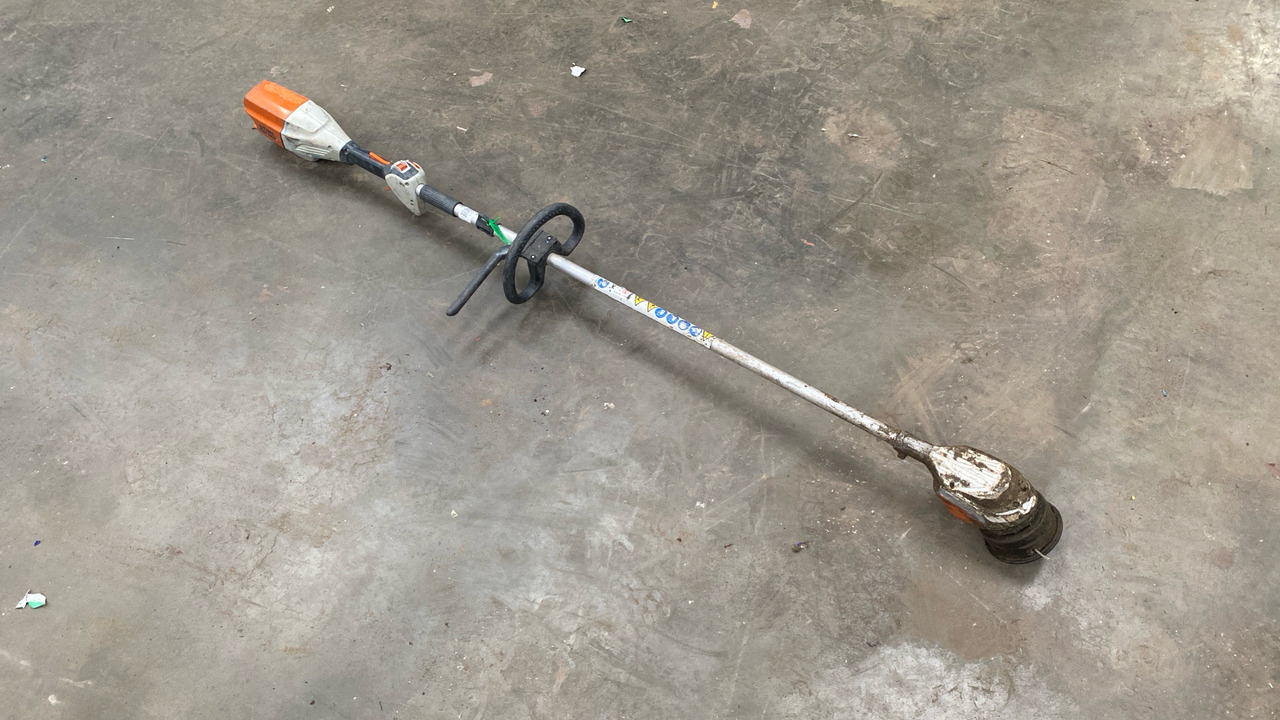 STIHL FSA90R STRIMMER * NO MOTOR* - Строительное оборудование: фото 3 STIHL FSA90R STRIMMER * NO MOTOR* - Строительное оборудование: фото 3