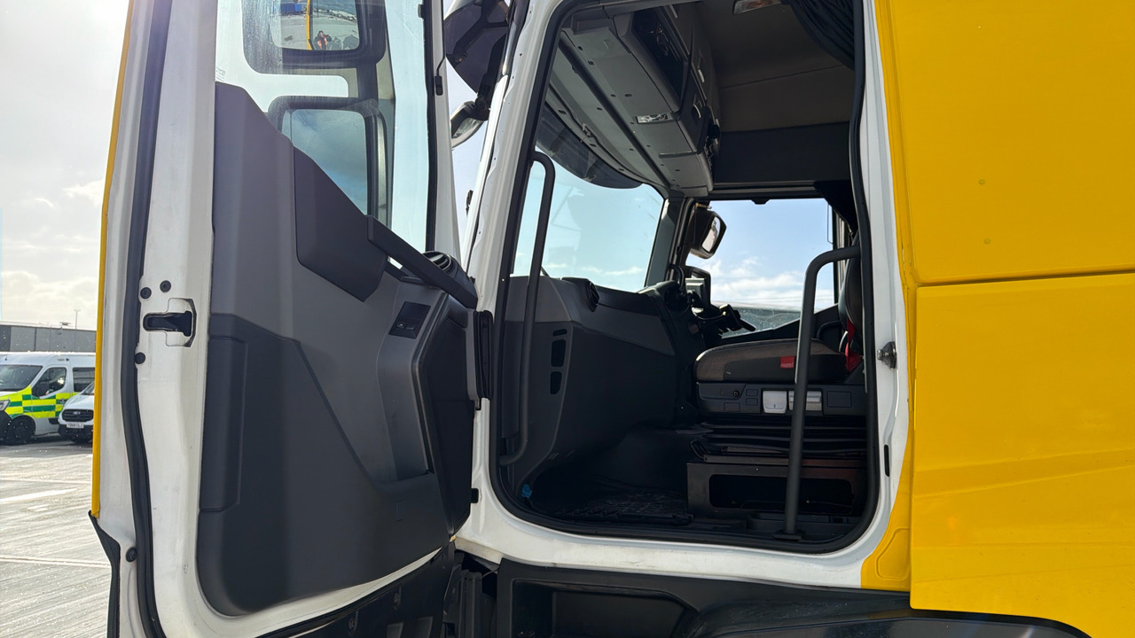 Тягач RENAULT T RANGE: фото 10 Тягач RENAULT T RANGE: фото 10