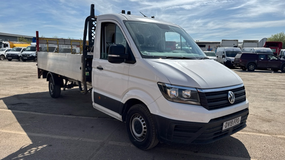 VOLKSWAGEN CRAFTER CR35 2.0 TDI 140PS STARTLINE - Малотоннажный бортовой грузовик: фото 1 VOLKSWAGEN CRAFTER CR35 2.0 TDI 140PS STARTLINE - Малотоннажный бортовой грузовик: фото 1