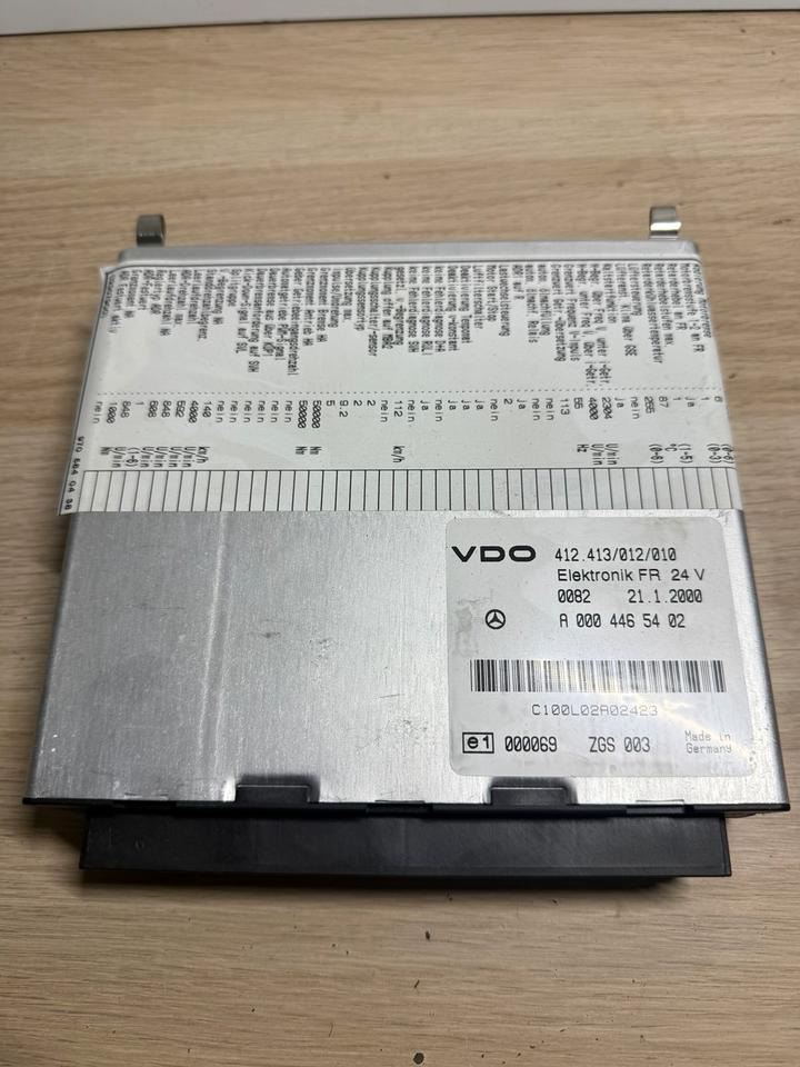 ATEGO VDO ELEKTRONIK FMR Steuergerät A0004465402 - Блок управления для Грузовиков: фото 2 ATEGO VDO ELEKTRONIK FMR Steuergerät A0004465402 - Блок управления для Грузовиков: фото 2