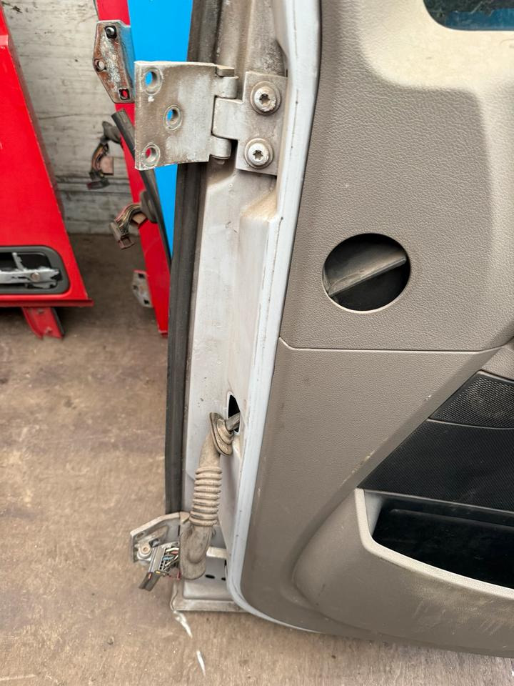 DAF CF 85.460 Beifahrertür Spiegel Innenverkleidung LN 87 - Дверь и запчасти для Грузовиков: фото 5 DAF CF 85.460 Beifahrertür Spiegel Innenverkleidung LN 87 - Дверь и запчасти для Грузовиков: фото 5