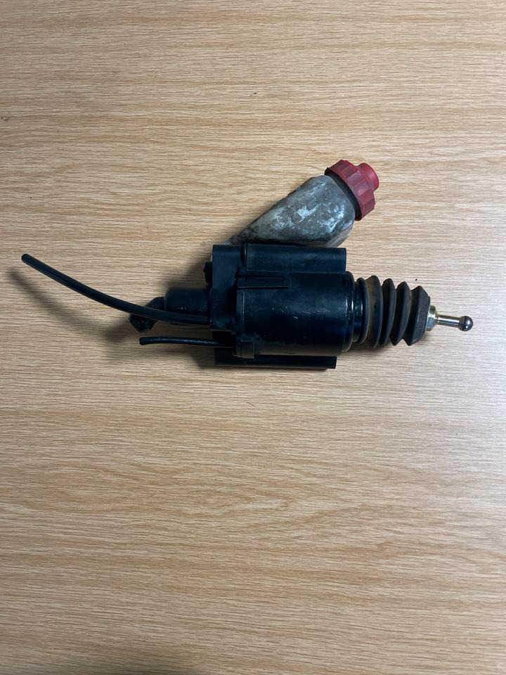 MAN Geberzylinder Kopplung WABCO 81.307006019 - Цилиндр сцепления для Грузовиков: фото 2 MAN Geberzylinder Kopplung WABCO 81.307006019 - Цилиндр сцепления для Грузовиков: фото 2