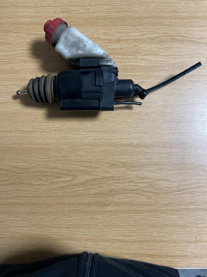 MAN Geberzylinder Kopplung WABCO 81.307006019 - Цилиндр сцепления для Грузовиков: фото 1 MAN Geberzylinder Kopplung WABCO 81.307006019 - Цилиндр сцепления для Грузовиков: фото 1