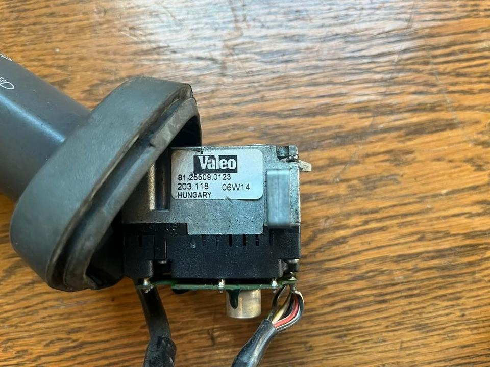 MAN Lenkstockschalter, Schalter, Schalhebel 81255090123 - Подрулевой переключатель для Грузовиков: фото 2 MAN Lenkstockschalter, Schalter, Schalhebel 81255090123 - Подрулевой переключатель для Грузовиков: фото 2