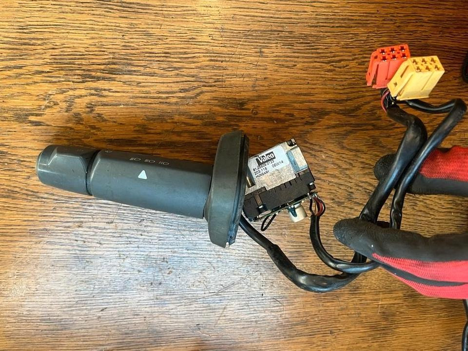 MAN Lenkstockschalter, Schalter, Schalhebel 81255090123 - Подрулевой переключатель для Грузовиков: фото 3 MAN Lenkstockschalter, Schalter, Schalhebel 81255090123 - Подрулевой переключатель для Грузовиков: фото 3