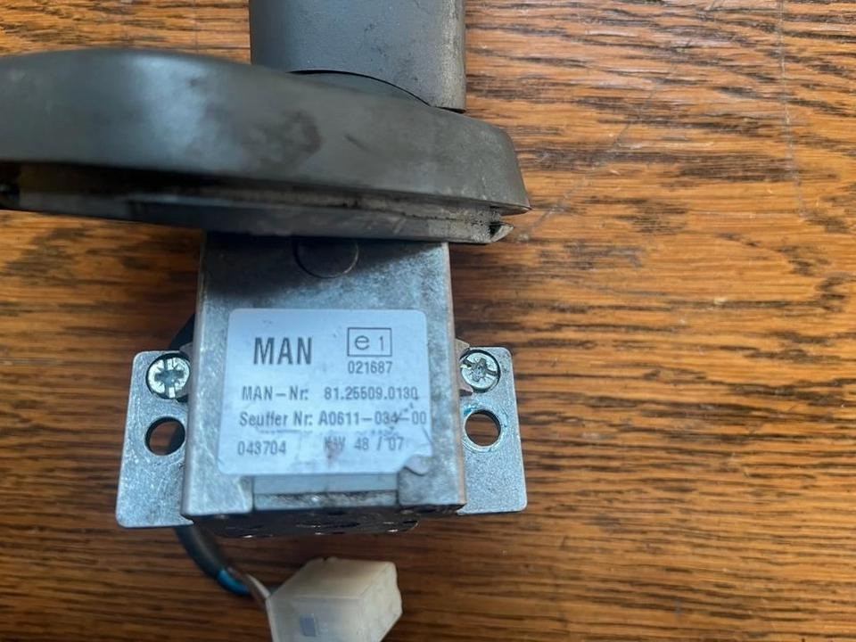 MAN Lenkstockschalter, Schalter, Schalhebel 81255090130 - Подрулевой переключатель для Грузовиков: фото 2 MAN Lenkstockschalter, Schalter, Schalhebel 81255090130 - Подрулевой переключатель для Грузовиков: фото 2