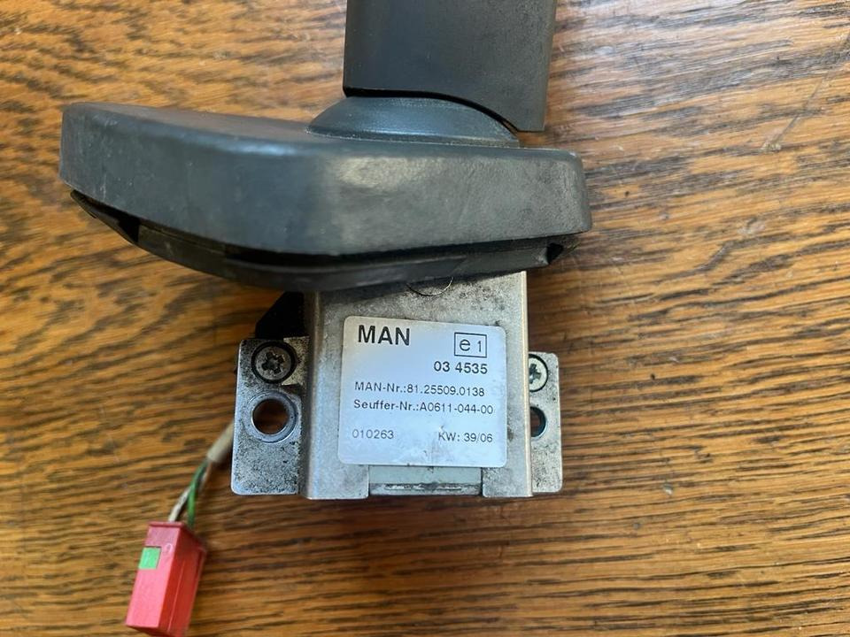 MAN Lenkstockschalter, Schalter, Schalhebel 81255090138 - Подрулевой переключатель для Грузовиков: фото 2 MAN Lenkstockschalter, Schalter, Schalhebel 81255090138 - Подрулевой переключатель для Грузовиков: фото 2