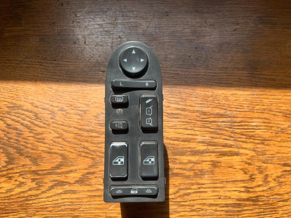 MAN Schalterleiste Fensterheber Schalter 81258067074 - Стекло и запчасти для Грузовиков: фото 1 MAN Schalterleiste Fensterheber Schalter 81258067074 - Стекло и запчасти для Грузовиков: фото 1