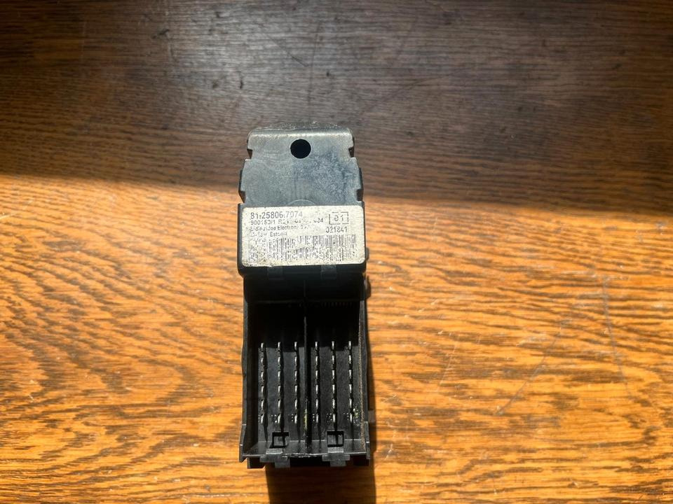 MAN Schalterleiste Fensterheber Schalter 81258067074 - Стекло и запчасти для Грузовиков: фото 3 MAN Schalterleiste Fensterheber Schalter 81258067074 - Стекло и запчасти для Грузовиков: фото 3