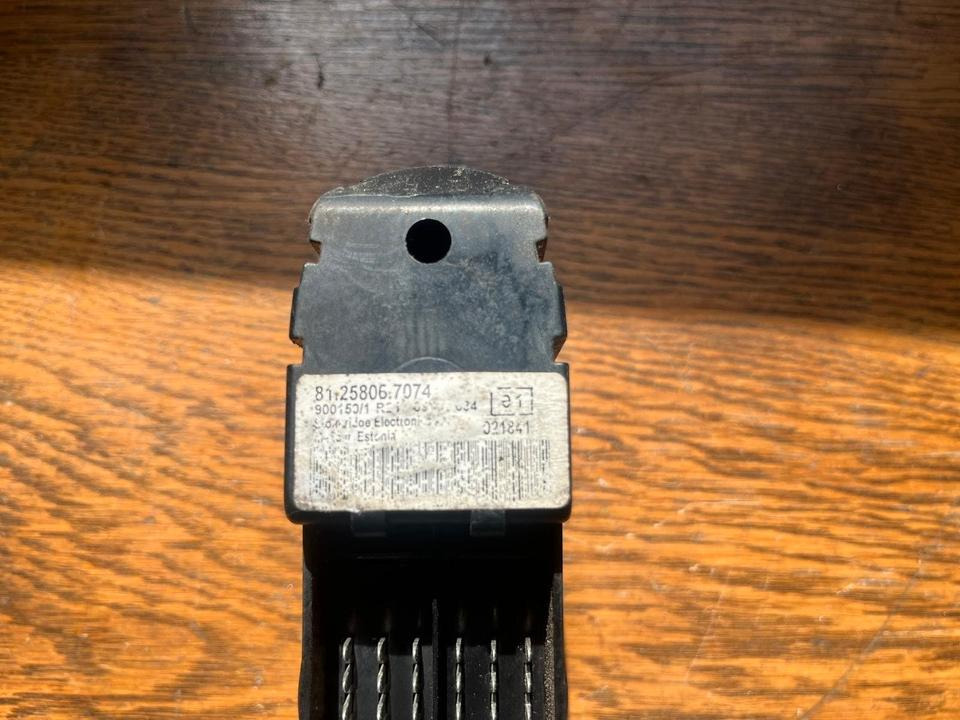 MAN Schalterleiste Fensterheber Schalter 81258067074 - Стекло и запчасти для Грузовиков: фото 2 MAN Schalterleiste Fensterheber Schalter 81258067074 - Стекло и запчасти для Грузовиков: фото 2