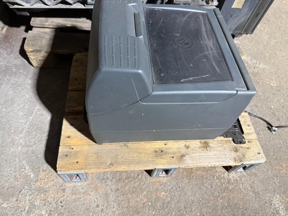 MAN TGA Kühlschrank 81.63910.6016 - Кабина и интерьер для Грузовиков: фото 4 MAN TGA Kühlschrank 81.63910.6016 - Кабина и интерьер для Грузовиков: фото 4