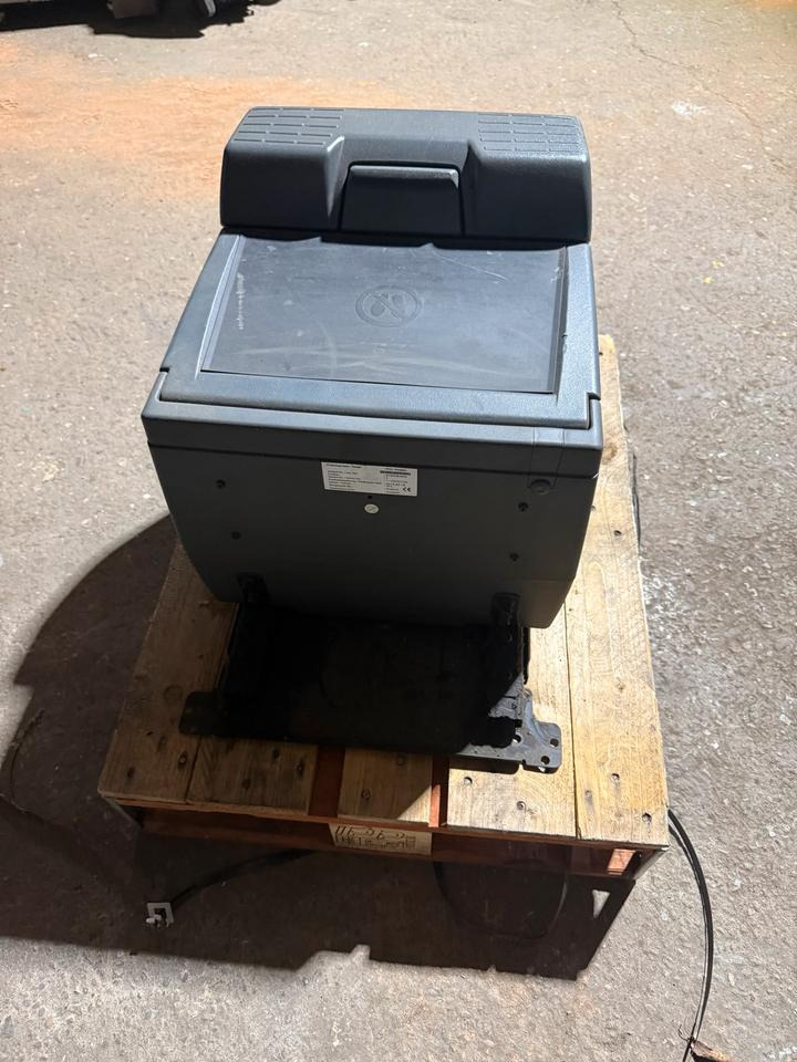 MAN TGA Kühlschrank 81.63910.6016 - Кабина и интерьер для Грузовиков: фото 2 MAN TGA Kühlschrank 81.63910.6016 - Кабина и интерьер для Грузовиков: фото 2