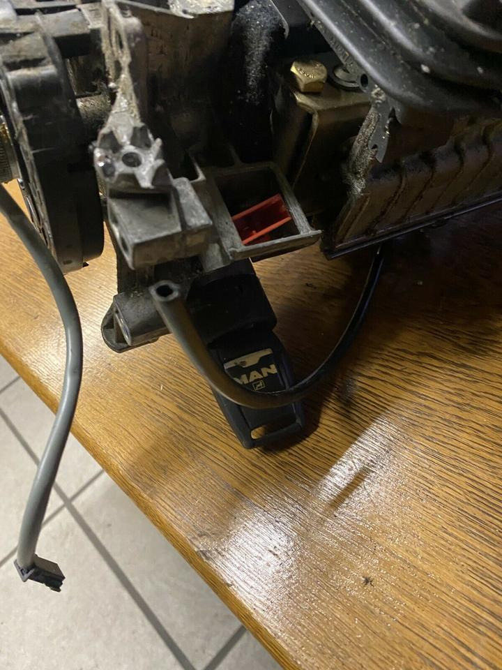 MAN TGL Lenksäule Lenkung mit Zündschloss & Schlüssel - Рулевая колонка для Грузовиков: фото 3 MAN TGL Lenksäule Lenkung mit Zündschloss & Schlüssel - Рулевая колонка для Грузовиков: фото 3