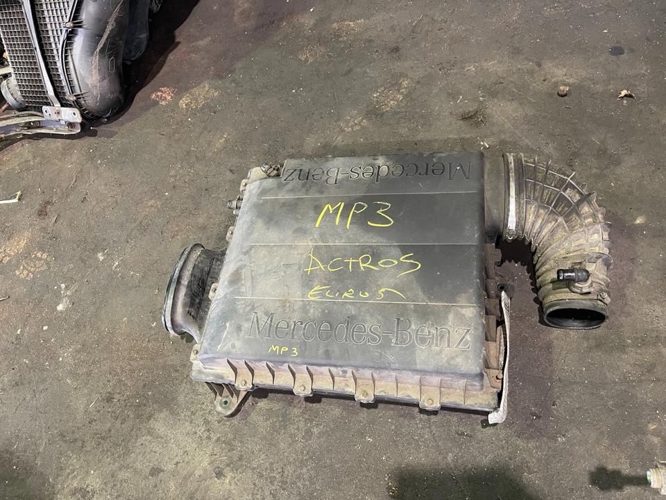 MERCEDES ACTROS MP3 Luftfilter Luftfilterkasten - Воздушный фильтр для Грузовиков: фото 1 MERCEDES ACTROS MP3 Luftfilter Luftfilterkasten - Воздушный фильтр для Грузовиков: фото 1