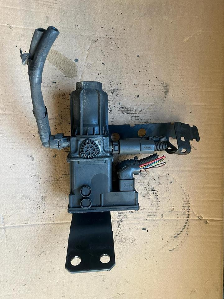 Mercedes Actros MP4 AdBlue Pumpe A0001403978 - Топливный насос для Грузовиков: фото 1 Mercedes Actros MP4 AdBlue Pumpe A0001403978 - Топливный насос для Грузовиков: фото 1