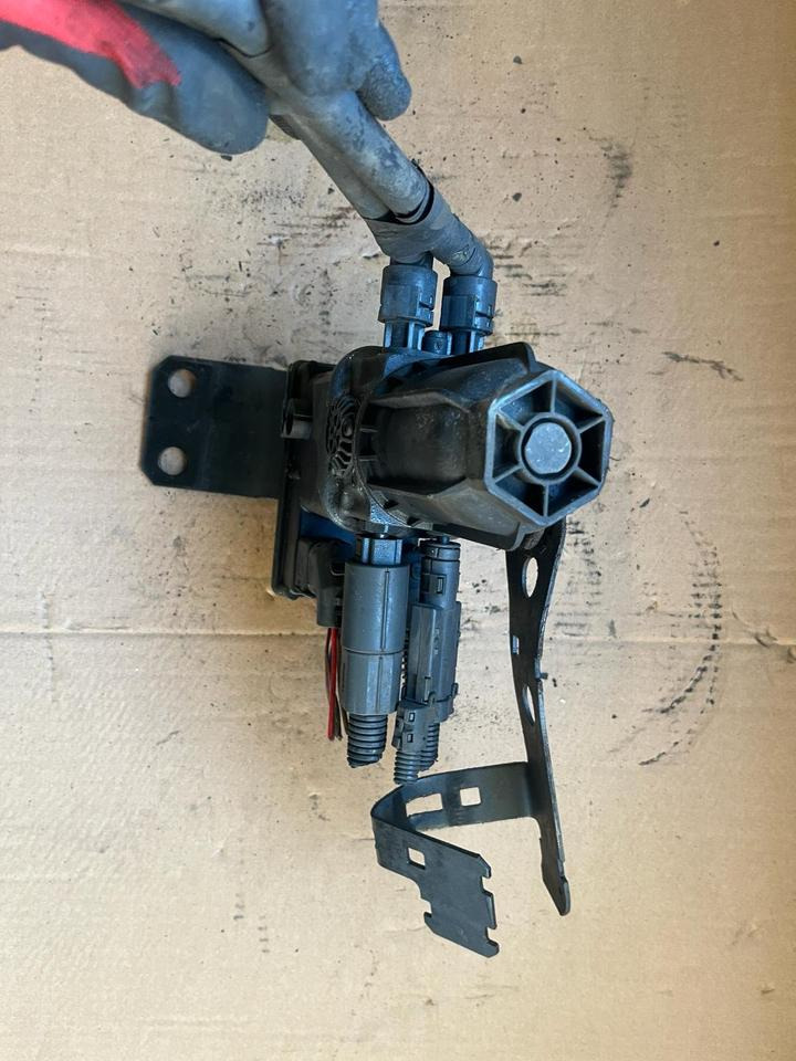 Mercedes Actros MP4 AdBlue Pumpe A0001403978 - Топливный насос для Грузовиков: фото 3 Mercedes Actros MP4 AdBlue Pumpe A0001403978 - Топливный насос для Грузовиков: фото 3