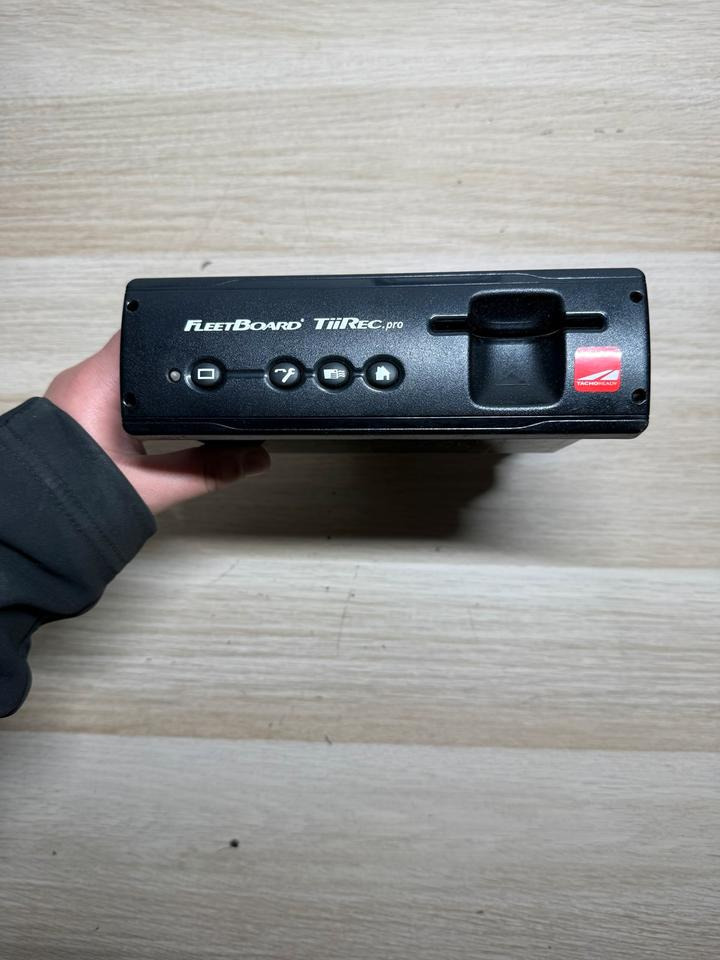 Mercedes Actros MP4 Tachograph Fleetboard A0004462260 - Тахограф для Грузовиков: фото 3 Mercedes Actros MP4 Tachograph Fleetboard A0004462260 - Тахограф для Грузовиков: фото 3