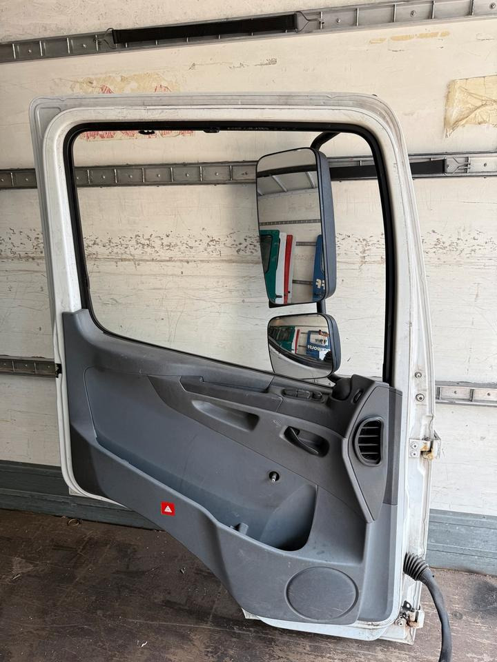 Mercedes Atego 2 Fahrertür Weiße Spiegel Innenverkleidung LN 72 - Дверь и запчасти для Грузовиков: фото 2 Mercedes Atego 2 Fahrertür Weiße Spiegel Innenverkleidung LN 72 - Дверь и запчасти для Грузовиков: фото 2