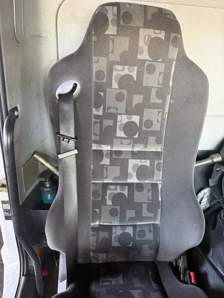 Mercedes Atego 3 Beifahrersitz mit Luft - Сиденье для Грузовиков: фото 4 Mercedes Atego 3 Beifahrersitz mit Luft - Сиденье для Грузовиков: фото 4