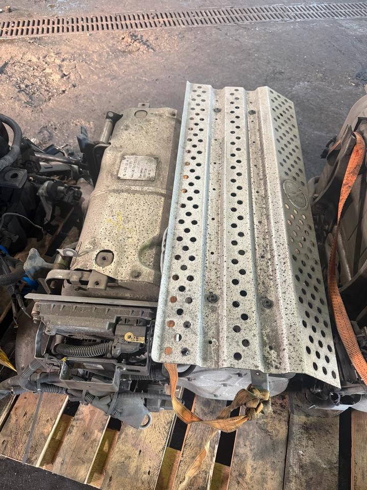 Mercedes Atego 4 EU6 Auspuff Katalysator A0054906812 - Катализатор для Грузовиков: фото 1 Mercedes Atego 4 EU6 Auspuff Katalysator A0054906812 - Катализатор для Грузовиков: фото 1
