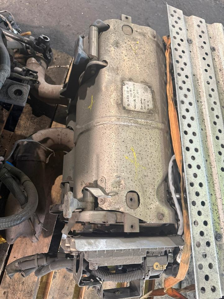 Mercedes Atego 4 EU6 Auspuff Katalysator A0054906812 - Катализатор для Грузовиков: фото 2 Mercedes Atego 4 EU6 Auspuff Katalysator A0054906812 - Катализатор для Грузовиков: фото 2