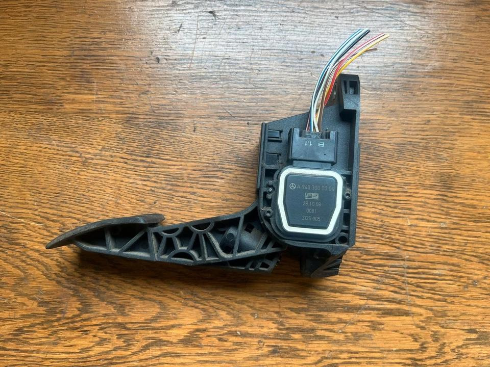 Mercedes Atego Gaspedal A9403000004 - Педаль для Грузовиков: фото 1 Mercedes Atego Gaspedal A9403000004 - Педаль для Грузовиков: фото 1