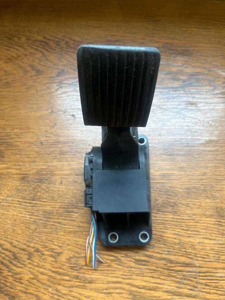 Mercedes Atego Gaspedal A9403000004 - Педаль для Грузовиков: фото 4 Mercedes Atego Gaspedal A9403000004 - Педаль для Грузовиков: фото 4