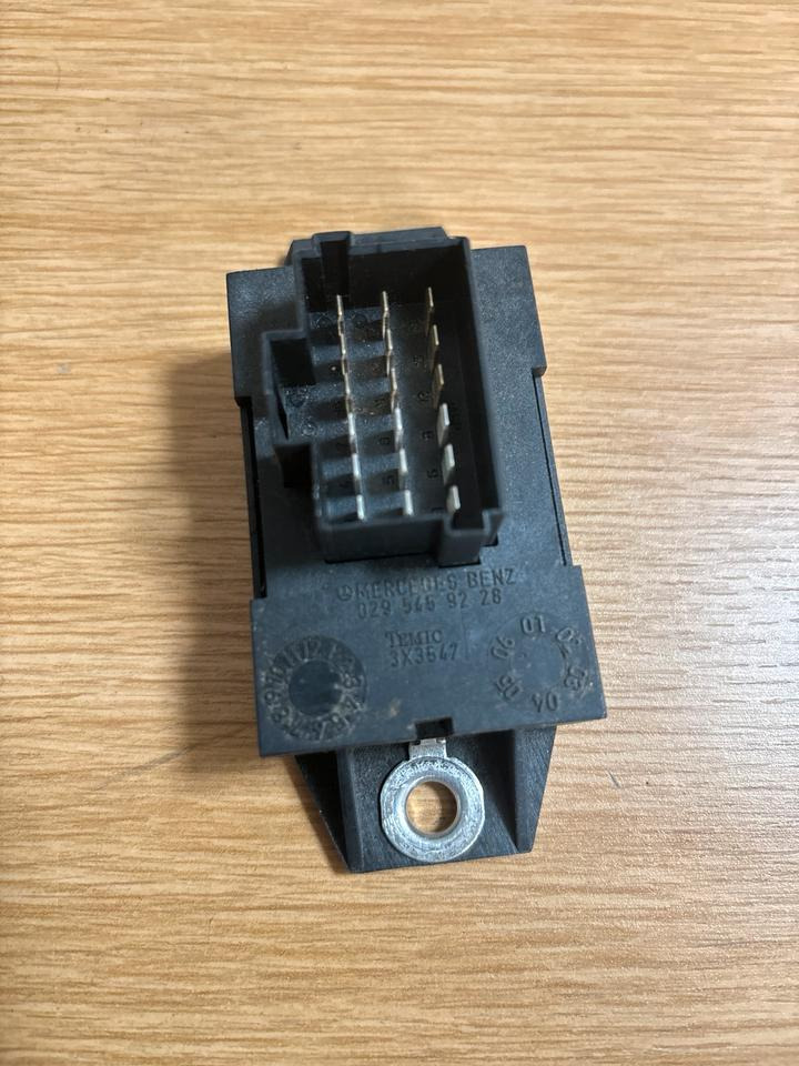 Mercedes Atego elektromagnetischer Filter A0295459228 - Электрическая система для Грузовиков: фото 2 Mercedes Atego elektromagnetischer Filter A0295459228 - Электрическая система для Грузовиков: фото 2