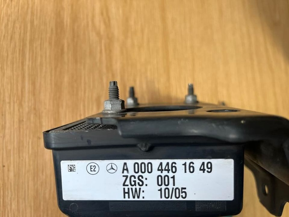 Mercedes Continental Radarsensor Actros MP4 A0004461649 - Электрическая система для Грузовиков: фото 2 Mercedes Continental Radarsensor Actros MP4 A0004461649 - Электрическая система для Грузовиков: фото 2