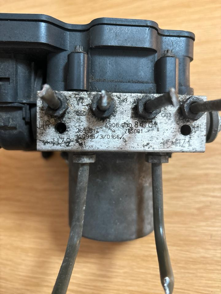 Mercedes Springer Hydraulikblock ABS Pumpe A9069008401 - Гидравлика для Грузовиков: фото 3 Mercedes Springer Hydraulikblock ABS Pumpe A9069008401 - Гидравлика для Грузовиков: фото 3