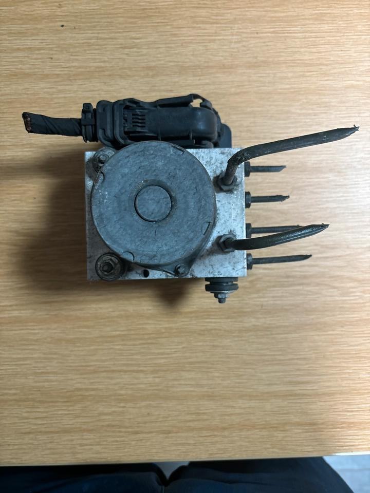 Mercedes Springer Hydraulikblock ABS Pumpe A9069008401 - Гидравлика для Грузовиков: фото 1 Mercedes Springer Hydraulikblock ABS Pumpe A9069008401 - Гидравлика для Грузовиков: фото 1