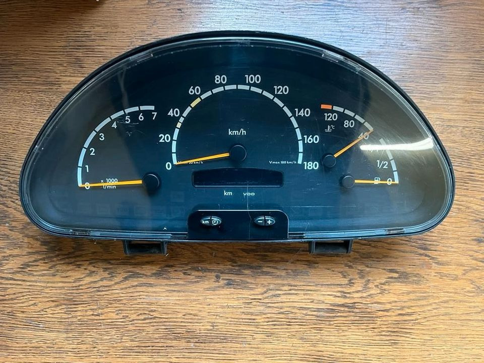 Mercedes Sprinter Kombiinstrument Tacho A0014460721 - Приборная панель для Грузовиков: фото 1 Mercedes Sprinter Kombiinstrument Tacho A0014460721 - Приборная панель для Грузовиков: фото 1