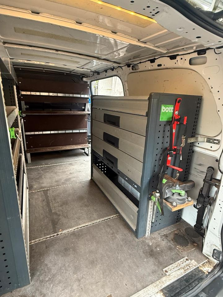 Fahrzeugeinrichtung ( Regale ) Mercedes Vito - Запчасти для Грузовиков: фото 5 Fahrzeugeinrichtung ( Regale ) Mercedes Vito - Запчасти для Грузовиков: фото 5