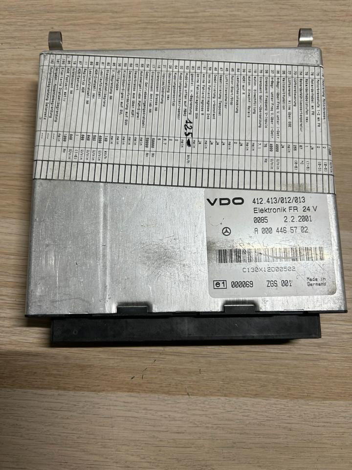 Mercedes Atego Elektronik FR VDO Steuergerät A0004465702 - Запчасти: фото 2 Mercedes Atego Elektronik FR VDO Steuergerät A0004465702 - Запчасти: фото 2