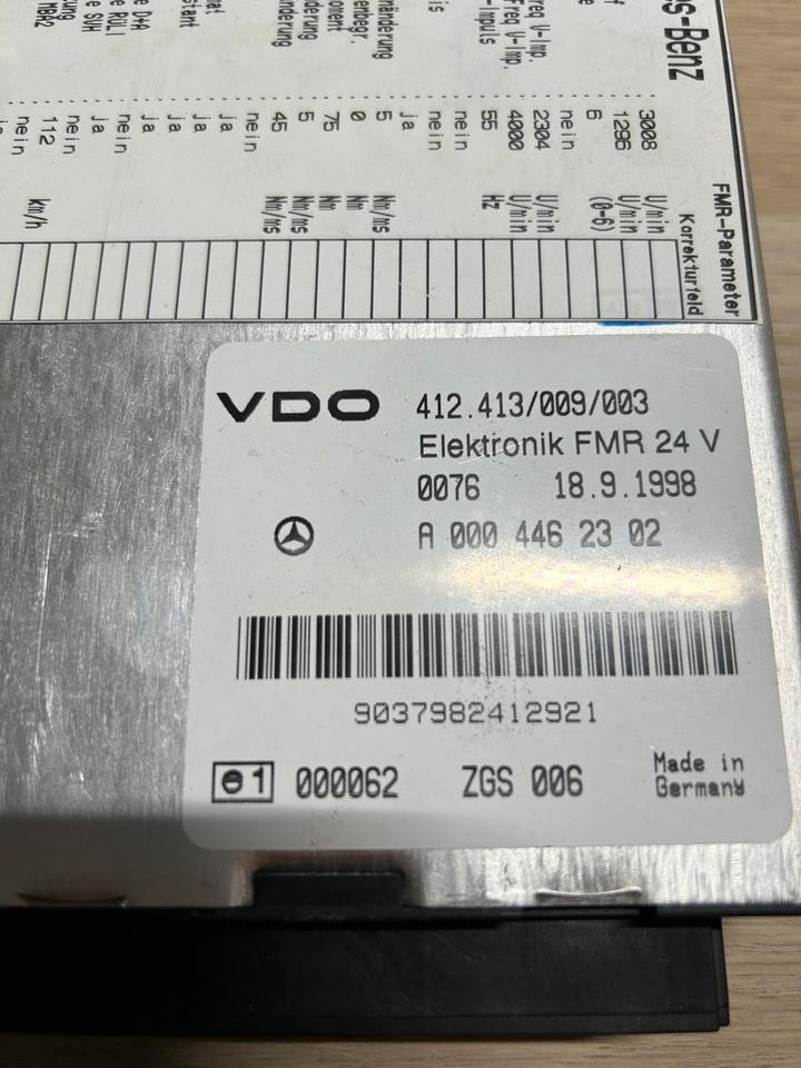 Mercedes Atego VDO Elektronik FMR Steuergerät A0004462302 - Запчасти: фото 3 Mercedes Atego VDO Elektronik FMR Steuergerät A0004462302 - Запчасти: фото 3