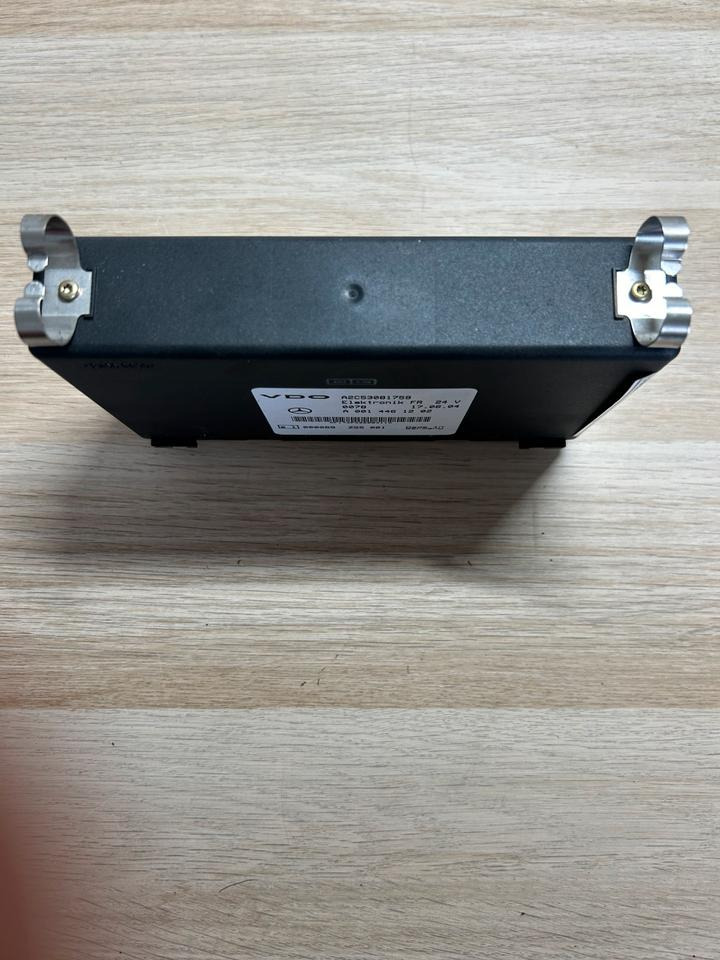 Mercedes VDO Elektronik FR Steuergerät A0014461202 - Запчасти: фото 5 Mercedes VDO Elektronik FR Steuergerät A0014461202 - Запчасти: фото 5