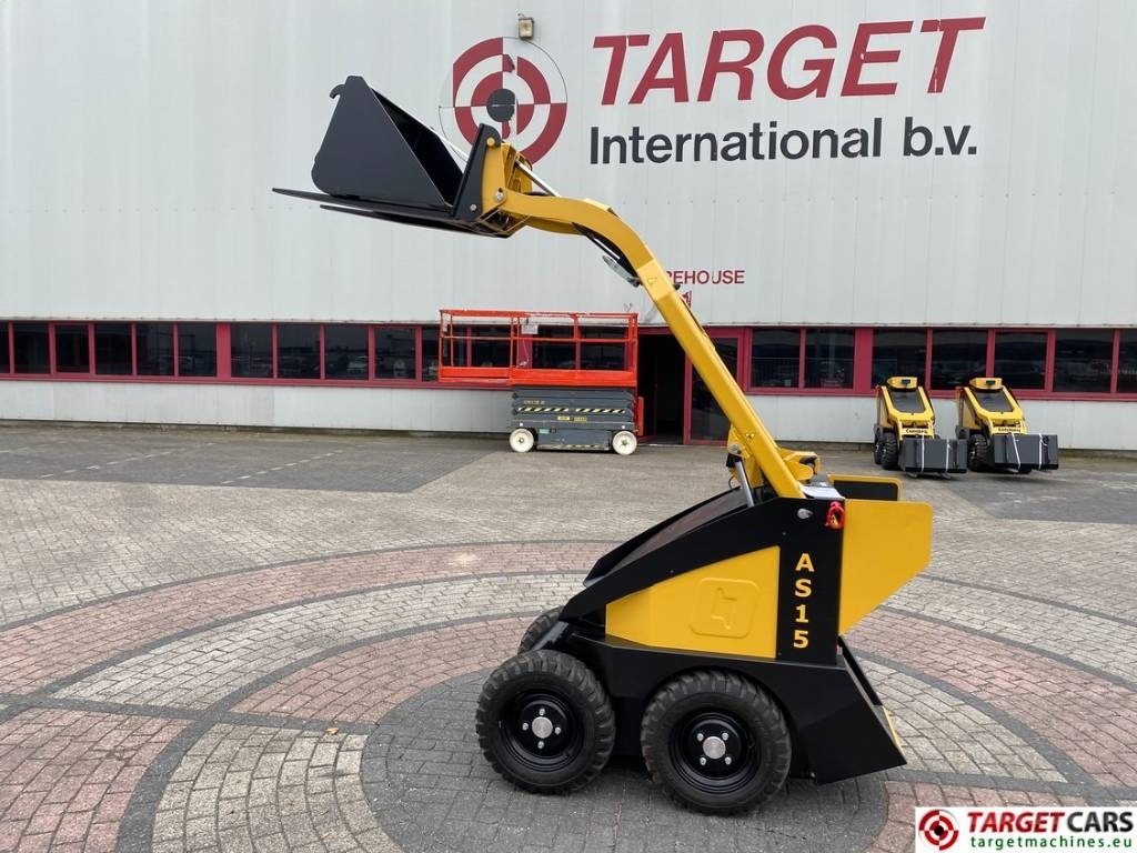 Мини-погрузчик с бортовым поворотом Conmeq AS15 Mini Skid Steer Loader 4x4 Electric: фото 7 Мини-погрузчик с бортовым поворотом Conmeq AS15 Mini Skid Steer Loader 4x4 Electric: фото 7