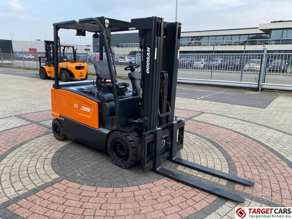 Doosan B35X-7 Electric Forklift 3.5T Triplex-438cm Unused - Электропогрузчик: фото 2 Doosan B35X-7 Electric Forklift 3.5T Triplex-438cm Unused - Электропогрузчик: фото 2